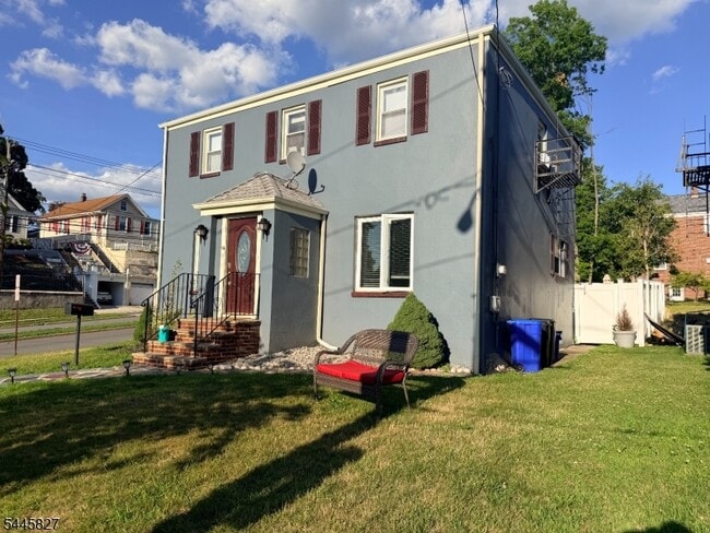 136 Belmohr St