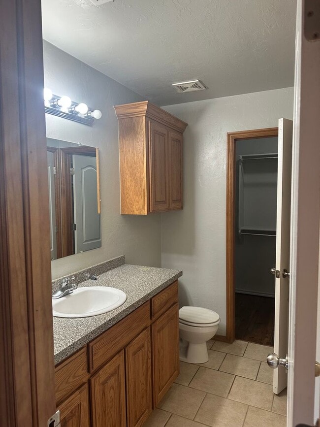 Photo - 3 bedroom, 2 bathroom, 2 car garage