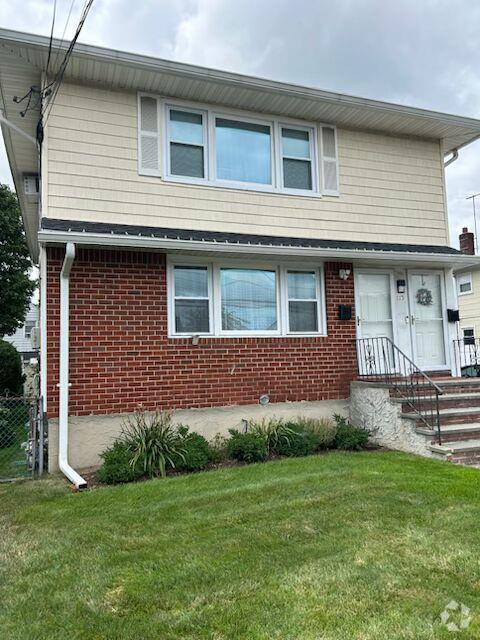 Building Photo - 115 Nassau Blvd Unit 1 Rental