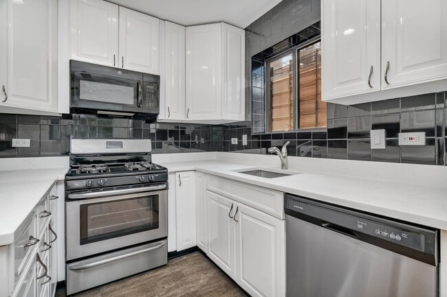 Building Photo - 5440 S Kimbark Ave Unit F Rental