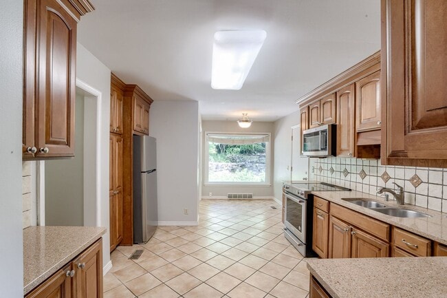 Photo - A Home With Character Walking Distance To Memorial Park!!