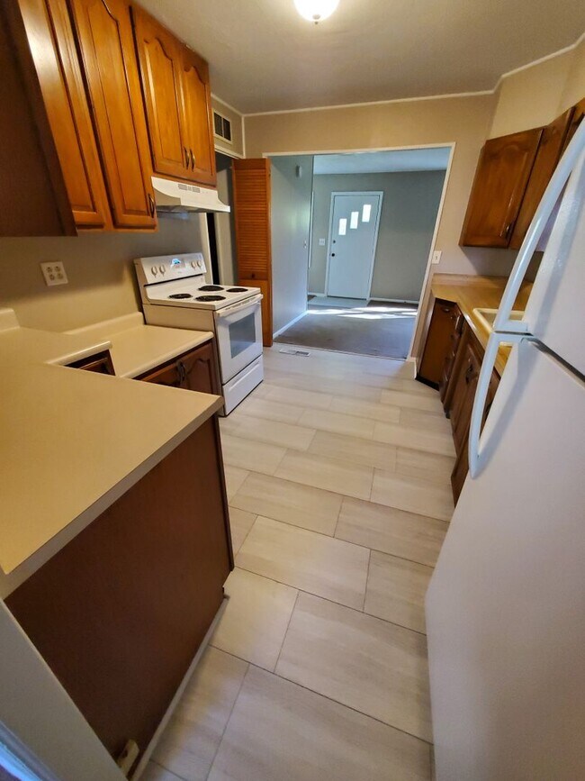 Photo - LEASING FOR AUGUST 2026