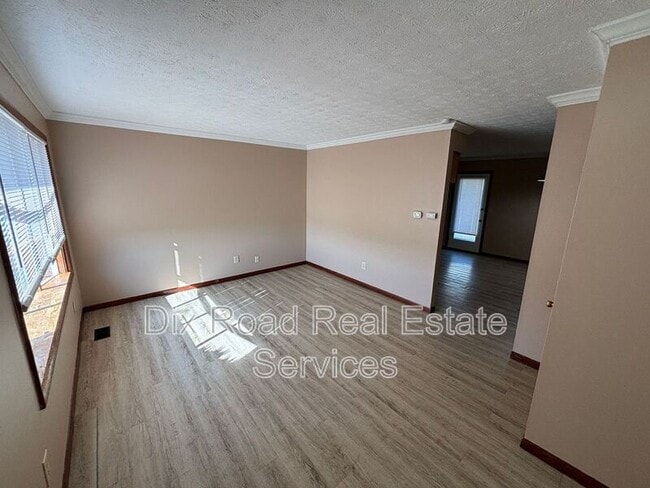 Photo - 601 Leo Dr