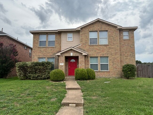 Building Photo - 1327 Falcon Hollow Ln