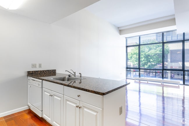 Photo - CenterPointe Apartments