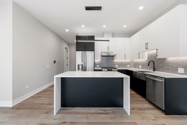 Photo - 1606 S Ashland Ave Unit 301