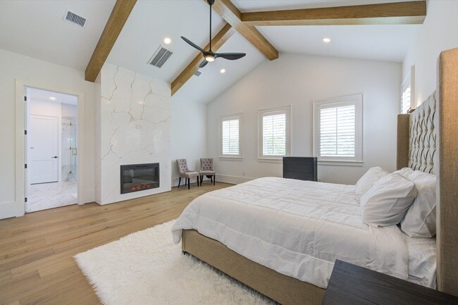 Building Photo - 3909 Ella Blvd Rental