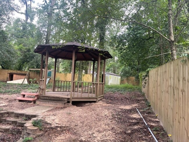 Building Photo - Close to South Alabama 3/2 Single Car Garage