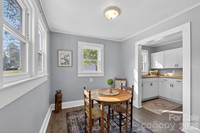 Photo - 713 Prospect St NW