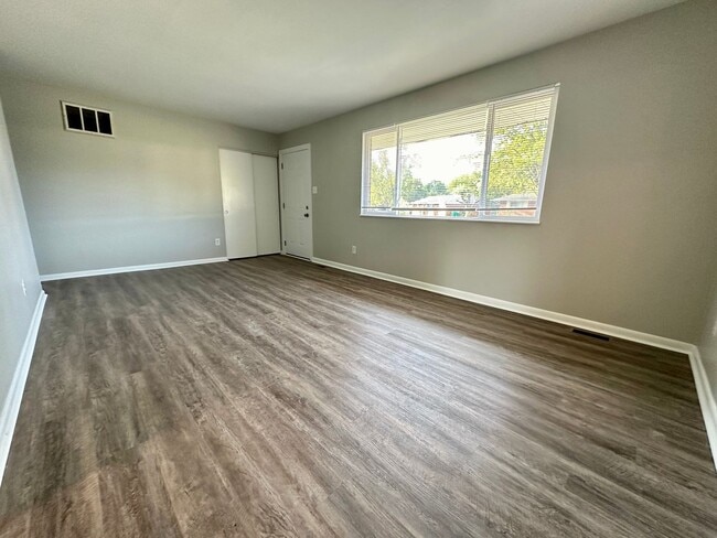 Photo - 135 W Market St