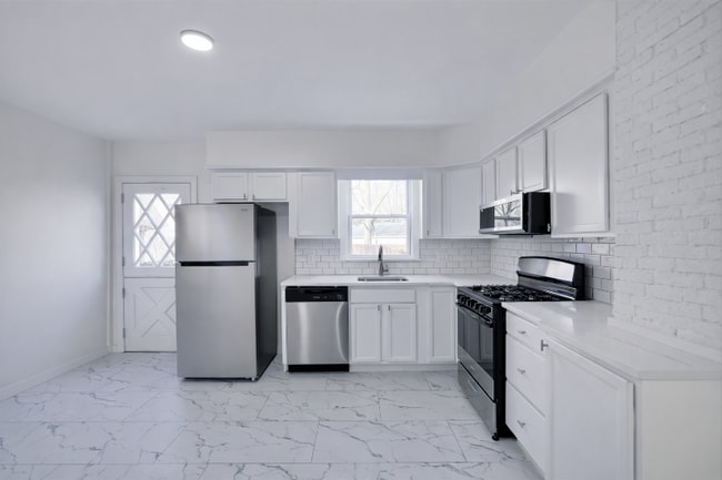 Photo - 512 Brown St