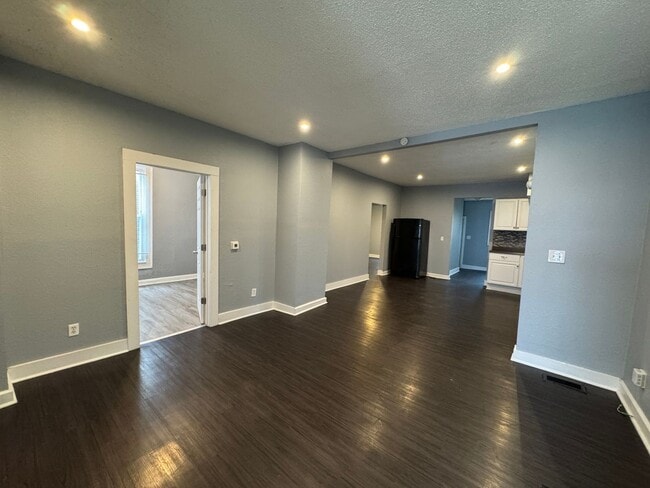 Photo - Fountain Square 3 Bed 1.5 Bath