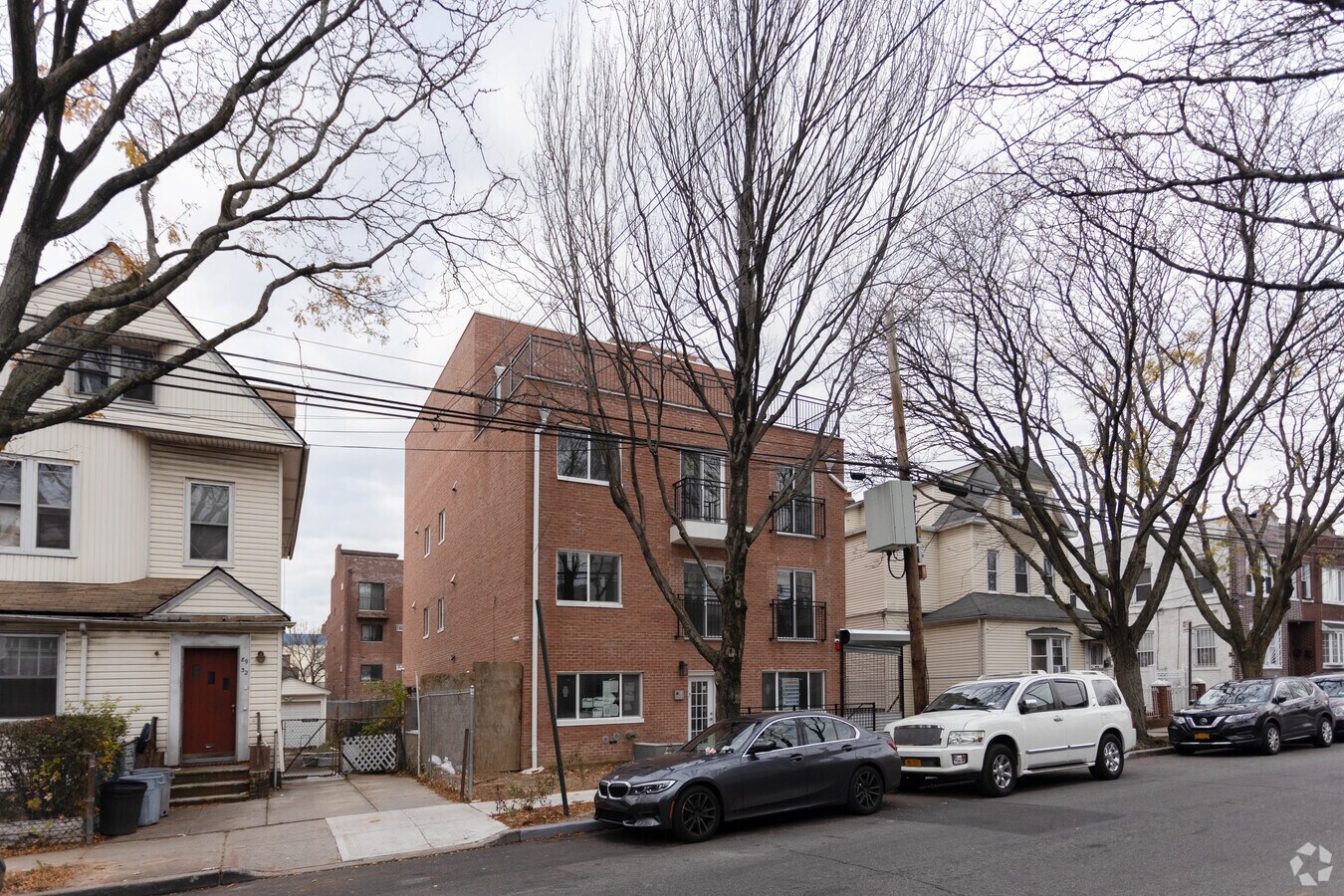 SV 12.10.21 - 89-28 138th Pl