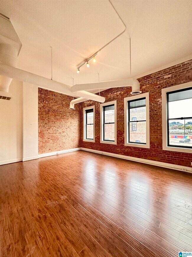 Photo - 2112 Morris Ave Unit 202