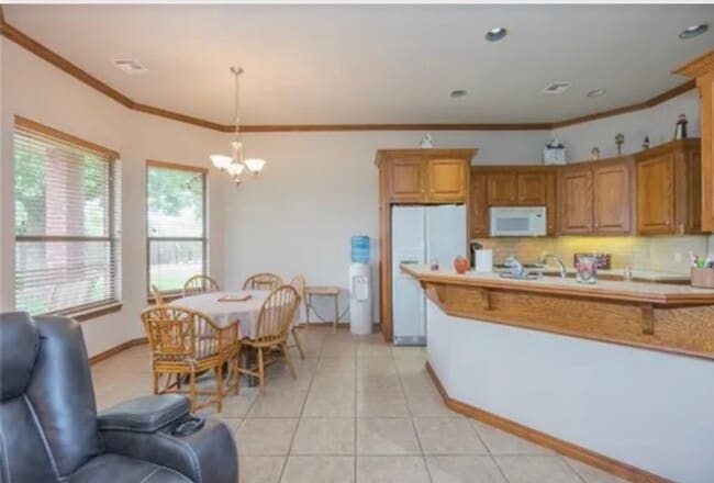 Photo - 121 SW 69th Ct