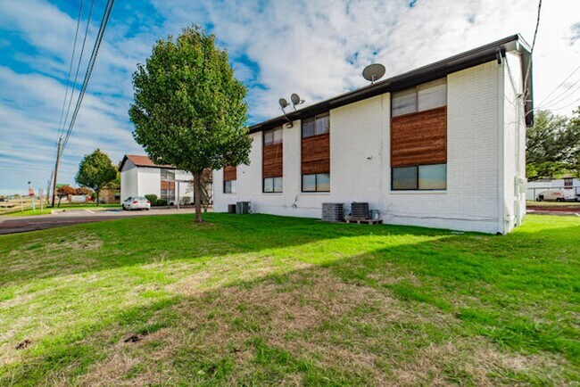1301 W Hwy 287 Byp
