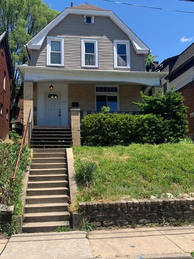 Photo - Charming 3 bedroom home in Carrick available September 1!
