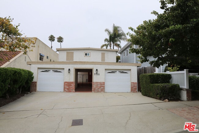 Photo - 7711 W 82nd St