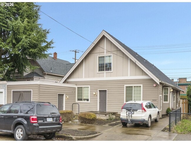 Building Photo - 3324 SE 11th Ave Unit A
