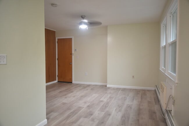 Photo - 1550 CT-12 Unit 4
