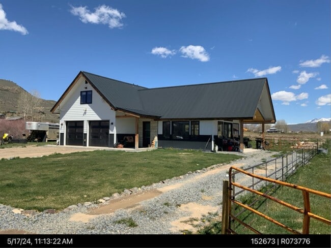 Building Photo - Winter Rental