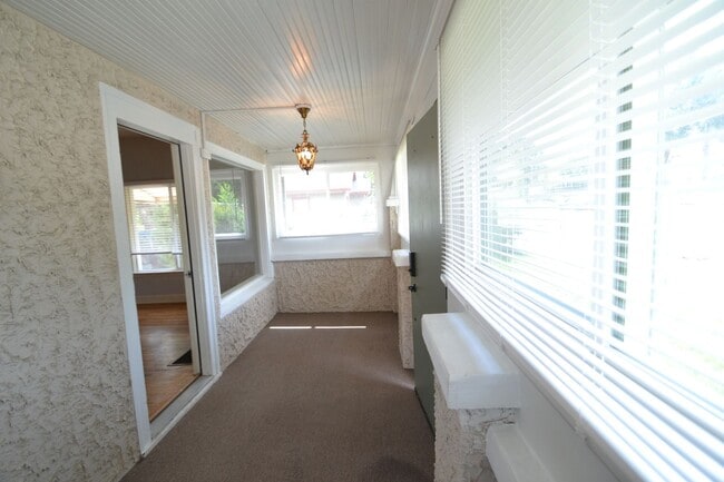 Photo - 821 N Walnut St