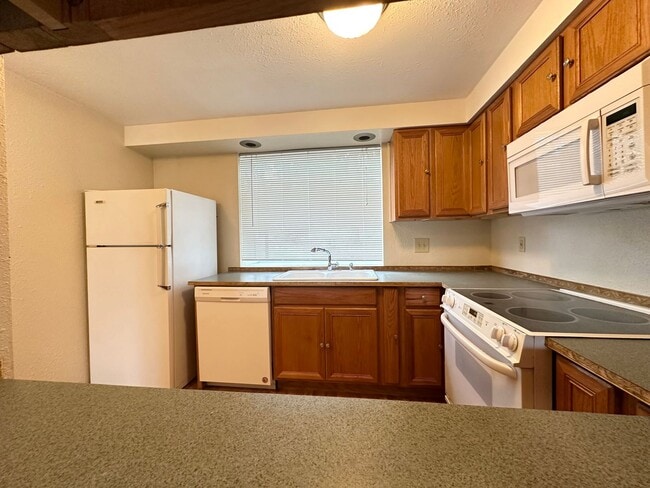 Photo - Ideal 2 Bedroom 2 Bathroom Lower Level Unit - Backs to Beautiful Greenspace!