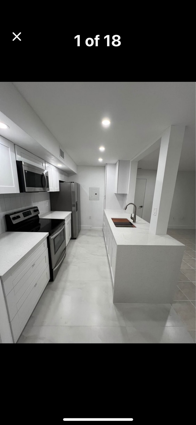 Building Photo - 10500 SW 155th Ct Unit Biscayne beach club