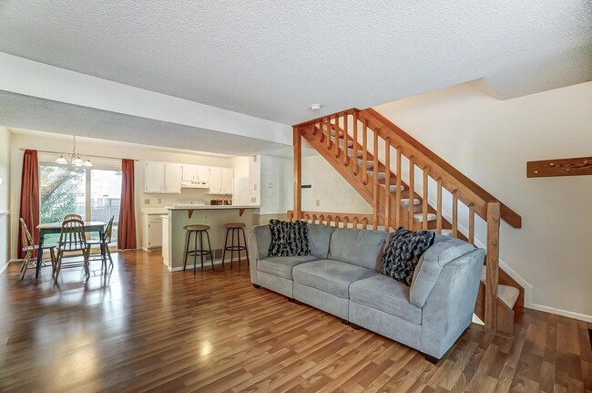 Photo - 5135 Singleton Dr Unit 5135