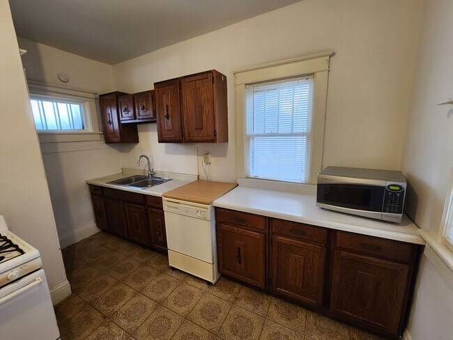 Photo - Great 2 Bedroom House in Moline