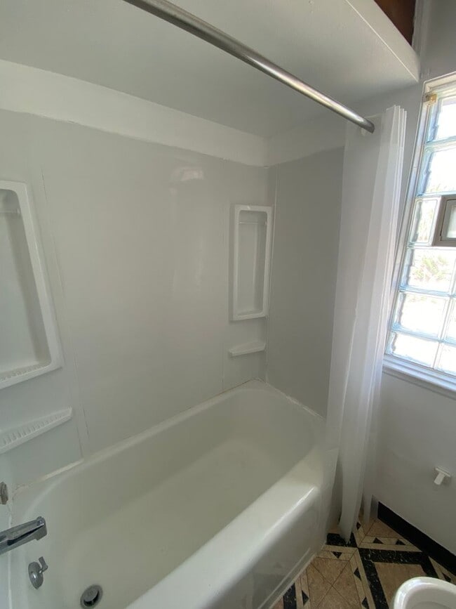 3904 W Greenfield Ave Unit 3904-4