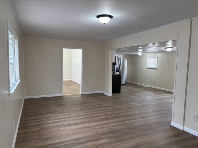 Photo - 212 Astran Dr
