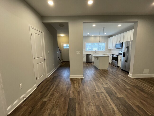 Photo - 1178 Commonwealth Cir