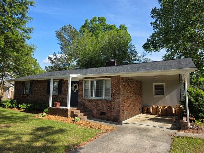 Building Photo - Sherwood Forest Gem | Spacious 3BR Home with Fenced Yard & Flex Room
