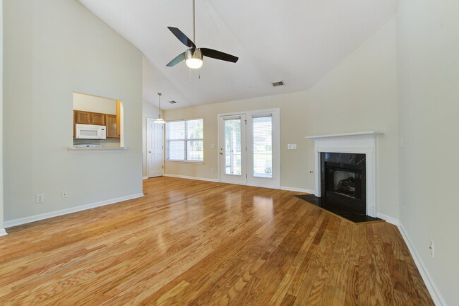 Photo - 454 Hainesworth Dr