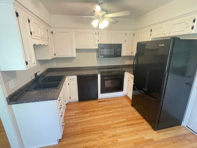 Photo - Hendersonville home off New Shackle!