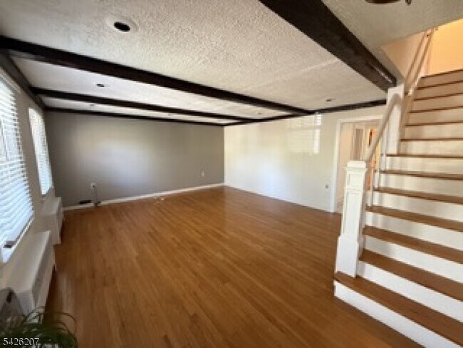 95 Westview Ave
