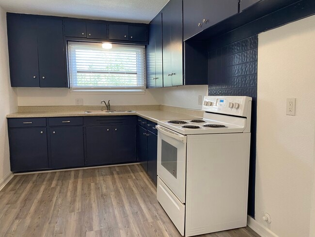 Photo - 1530 Daly Dr