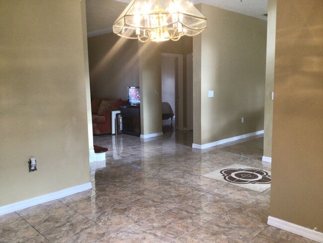 Photo - 410 Bloomfield Dr