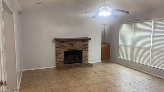 Photo - 501 Lantana Dr