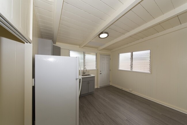 Building Photo - 723 Hoomalimali St