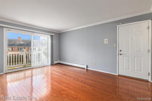 Photo - 2420 Parmenter Blvd Unidad 206