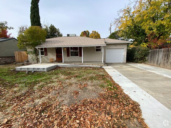 Building Photo - Single-family home in Tahoe Park