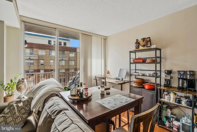 Photo - 880 N Pollard St Unit 904