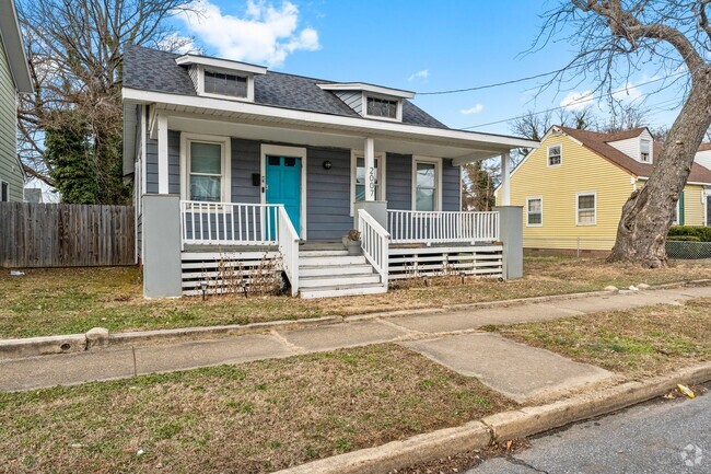 Building Photo - 2007 Albany Ave Rental