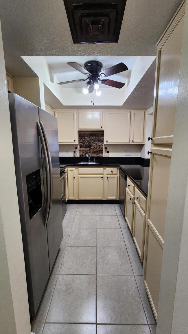 Photo - 105 S Riverside Dr Unit 204