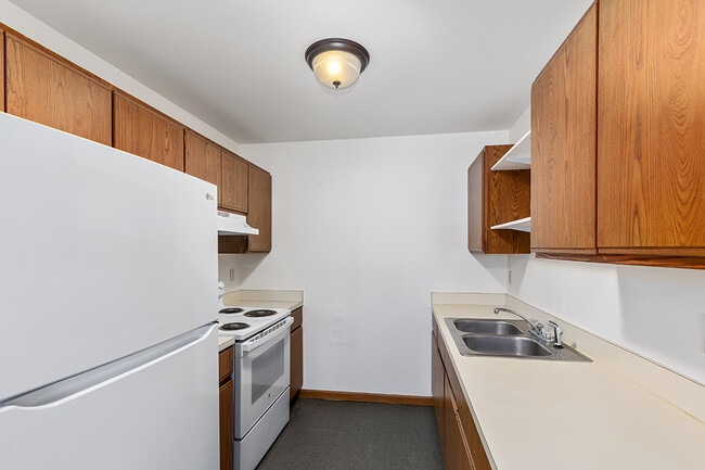 Kitchen - 15326 Clovernook Dr Unit #3