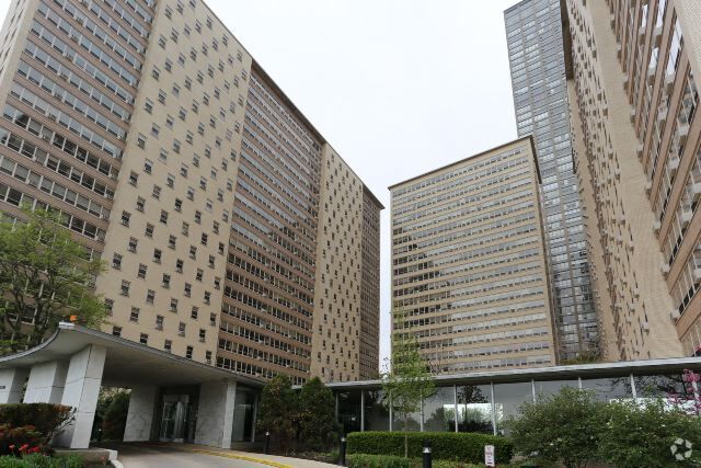 Building Photo - 3950 N Lake Shore Dr Unit G02C Rental