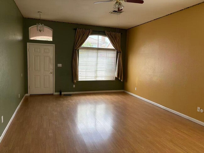 Photo - 1722 E Detroit St