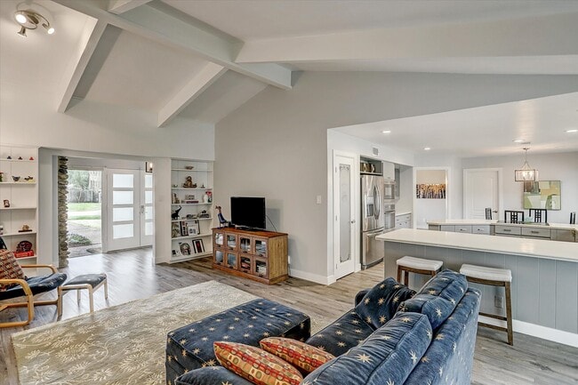 Photo - 1101 Guinea Dr